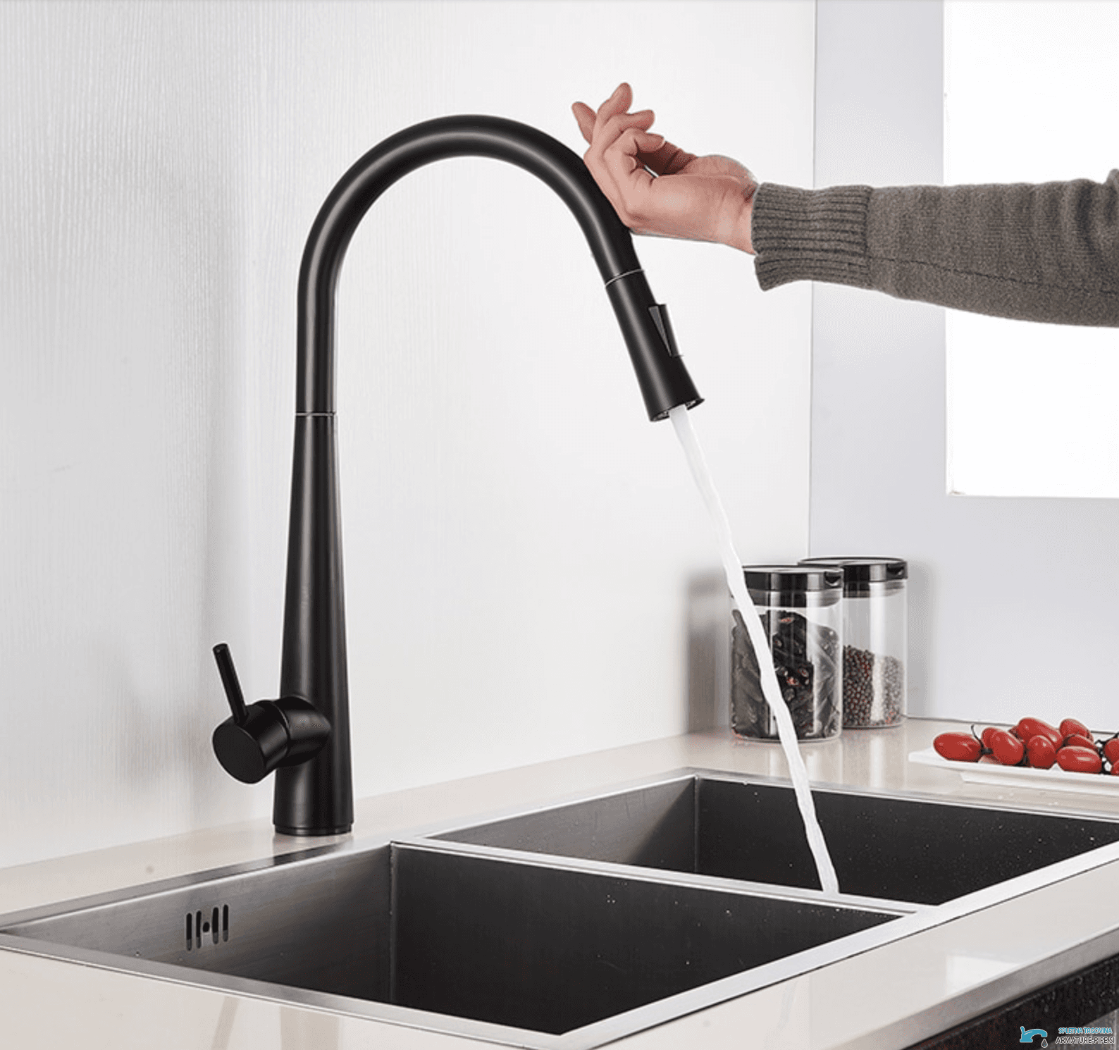 Küchenarmatur EYN BS16111 mit Touch-Sensor und Ausziehbrause in Weiß, Schwarz oder Schwarz mit silberfarbenen Details BS16111 — 1