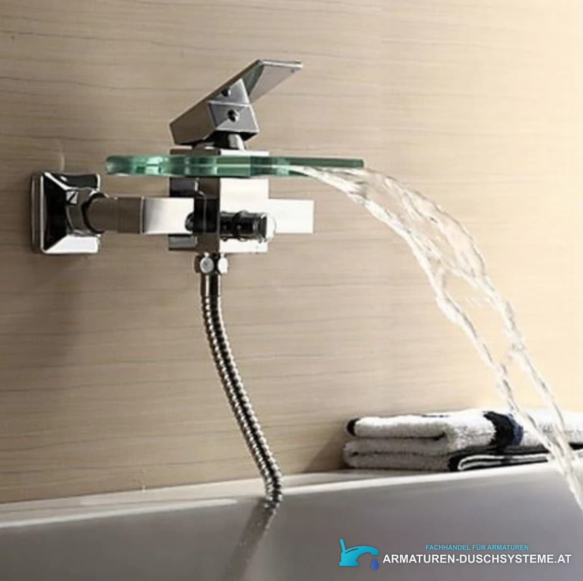 Glas-Wannenarmatur SK9024 zur Wandmontage mit Wasserfallauslauf in Chrom