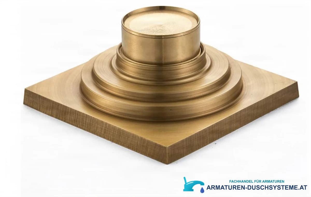 Detail des unteren Anschlusses des quadratischen Duschablaufs AS2151 in Bronze
